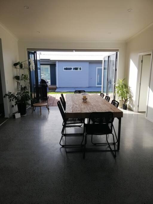 Purangi Beachhouse - 2 Bedroom Cooks Beach Екстериор снимка